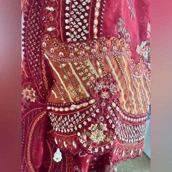 Jhoomro By Nureh Luxury Formal Collection Pakistani Designer Dress With Sleeves - Picture 11 of 12